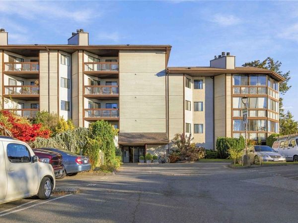 69 Gorge Rd W, Unit #204, Saanich, BC V9A 1L9