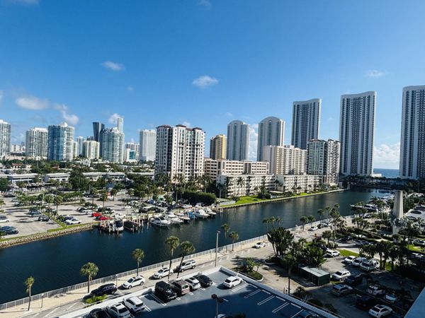 500 BAYVIEW Drive, Unit 925, Sunny Isles Beach, FL 33160