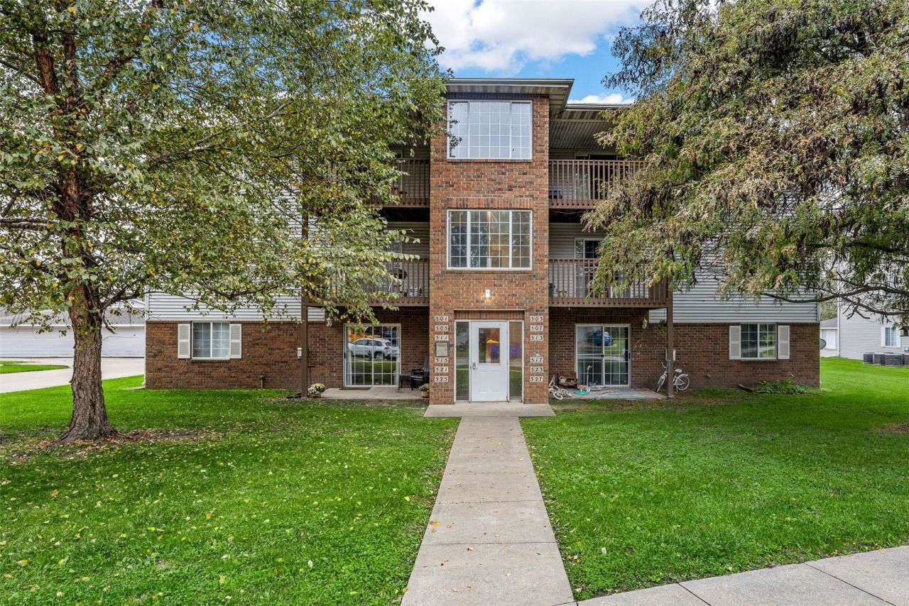 515 Kimberlite Street, Tiffin, IA 52340 Main Photo