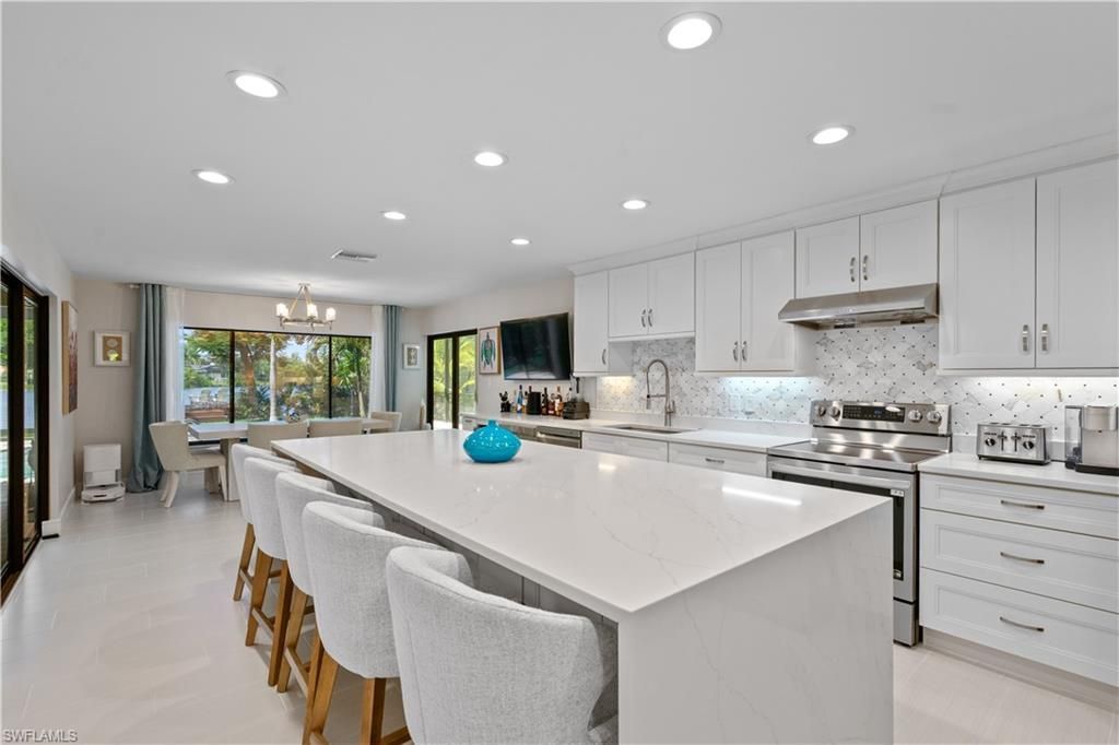 7337 Lake Dr, Fort Myers, FL 33908 Photo