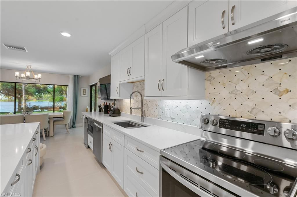 7337 Lake Dr, Fort Myers, FL 33908 Photo