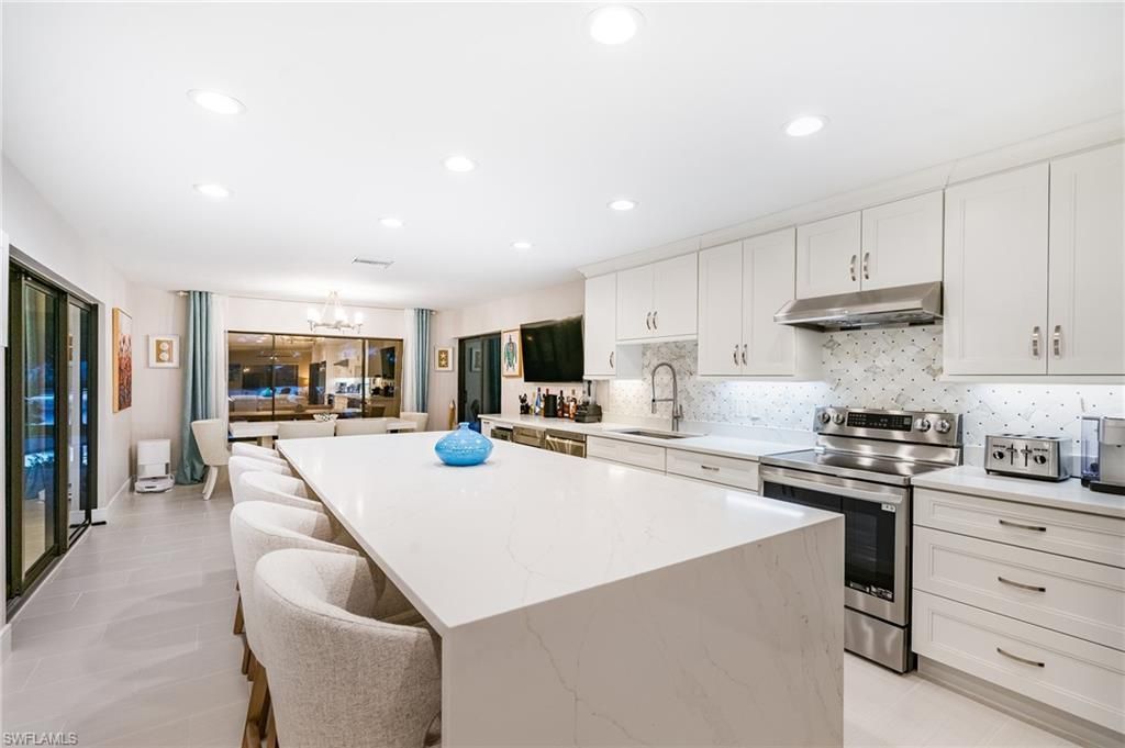 7337 Lake Dr, Fort Myers, FL 33908 Photo