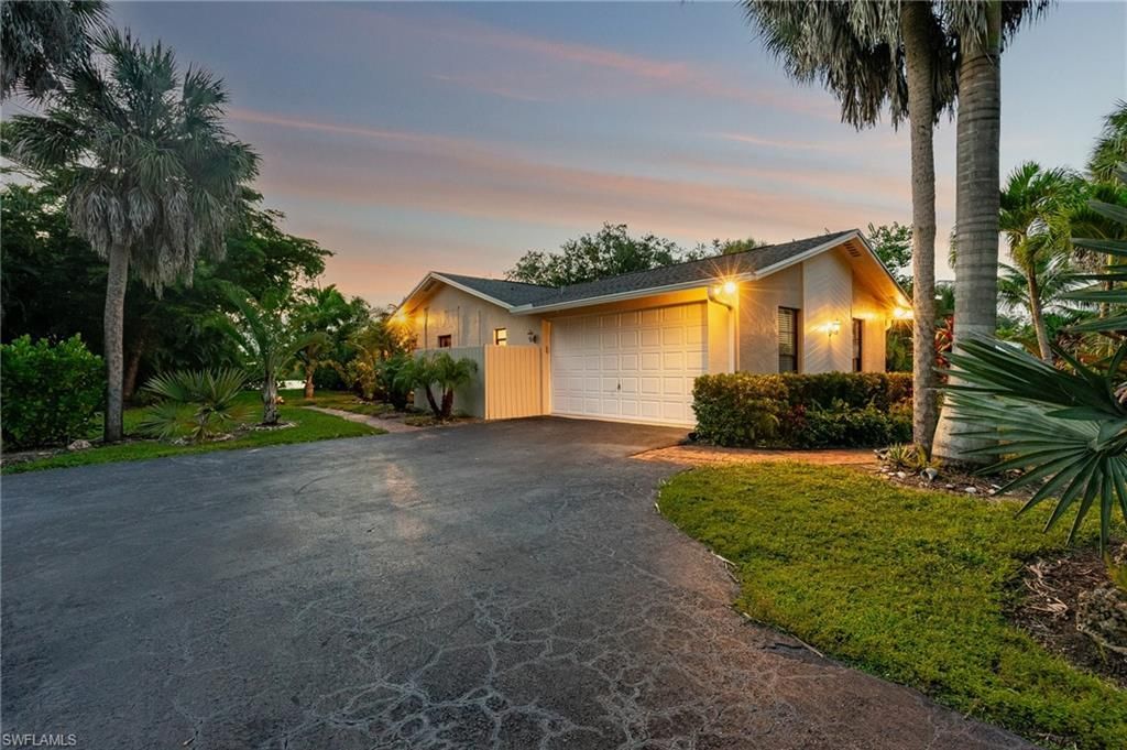 7337 Lake Dr, Fort Myers, FL 33908 Photo