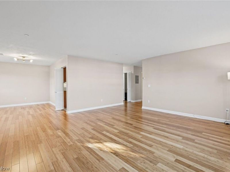 2885 Pease Drive, Unit 313, Rocky River, OH 44116 Photo 10