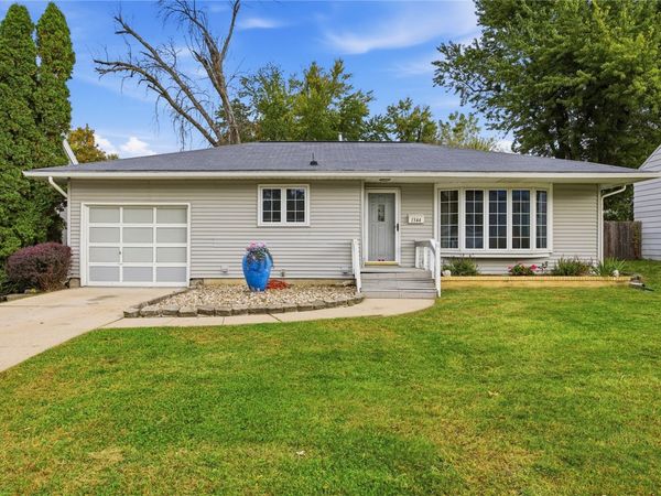 1344 J Avenue Avenue , Cedar Rapids, IA 52402