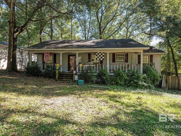 305 S Greenbriar Circle, Daphne, AL 36526