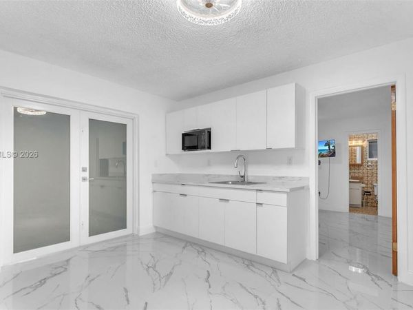 3333 SW 1st St , Unit 3, Miami, FL 33135