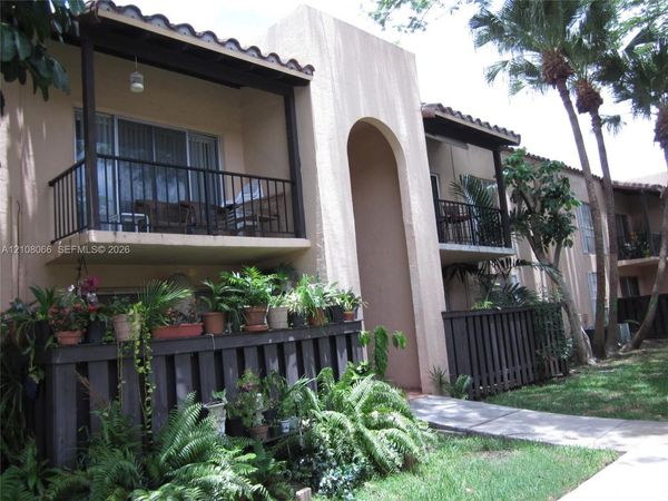 10810 N Kendall Dr, Unit Q-18, Miami, FL 33176