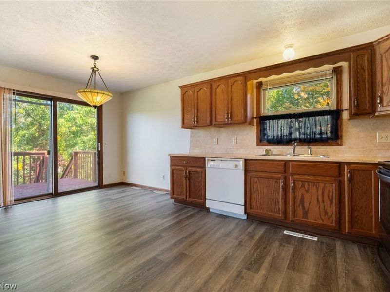 1301 Greenridge Drive NE, Massillon, OH 44646 Photo 7