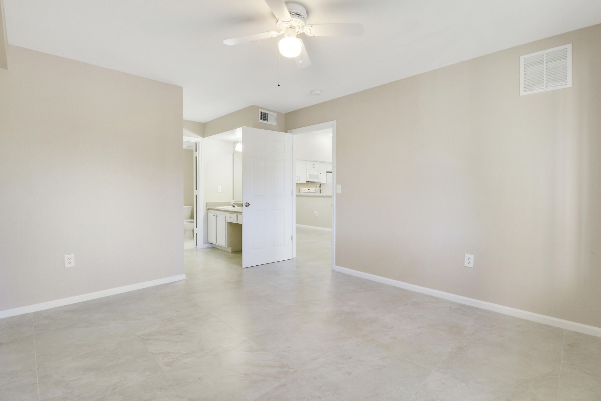 181 SW Palm Drive, Unit 207, Port Saint Lucie, FL 34986 Photo