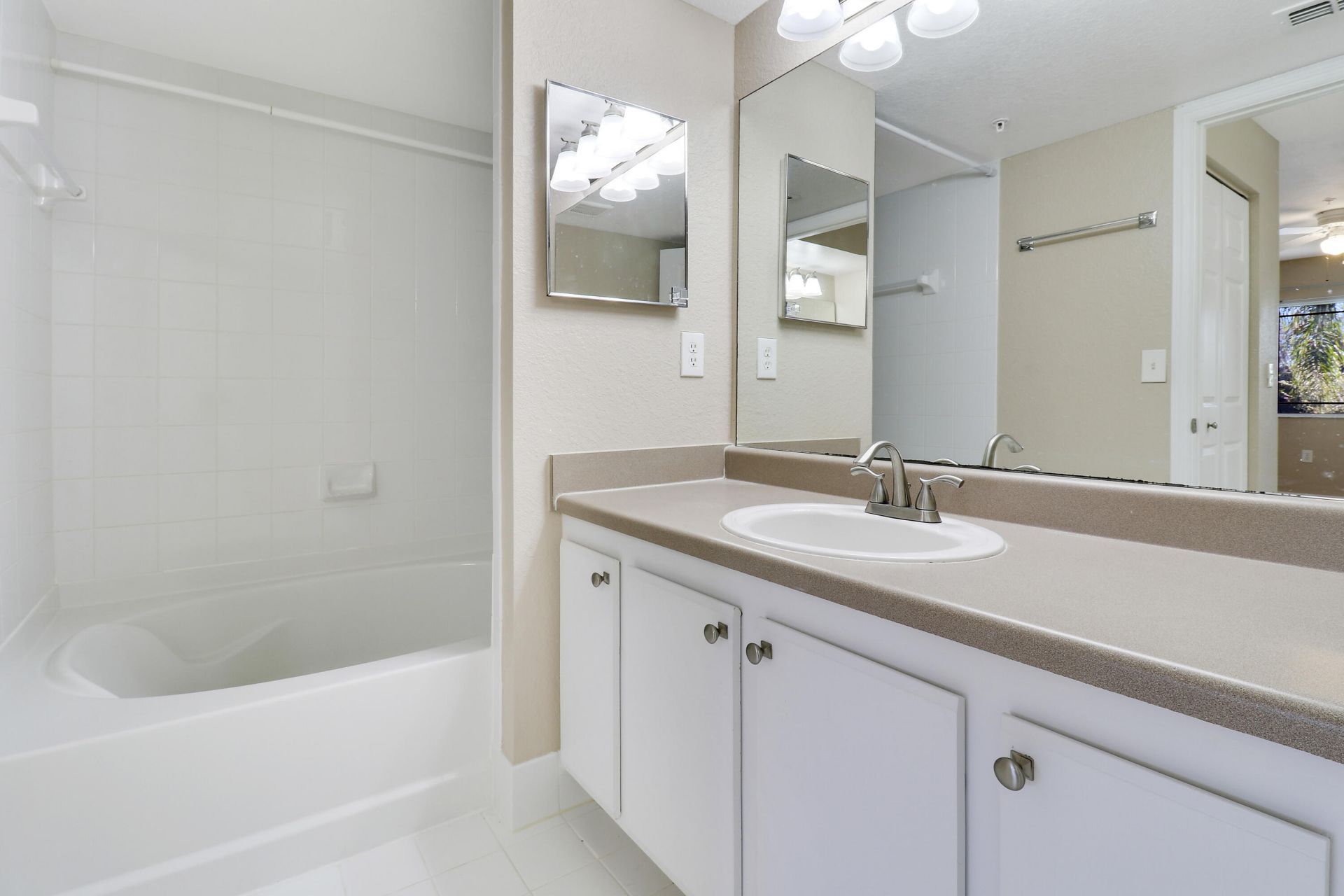 181 SW Palm Drive, Unit 207, Port Saint Lucie, FL 34986 Photo