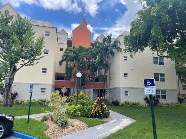 8363 Lake Drive, Unit 506, Doral, FL 33166