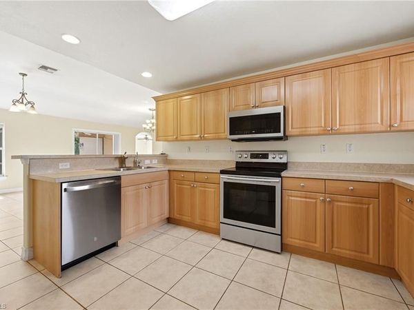 3609 37th ST SW, LEHIGH ACRES, FL 33976