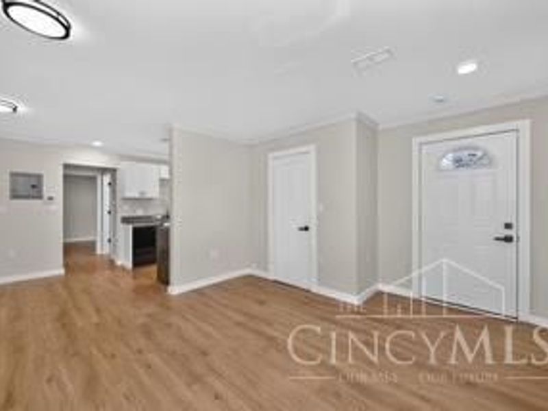 5504 Stewart Avenue, Cincinnati, OH 45227 Photo 2