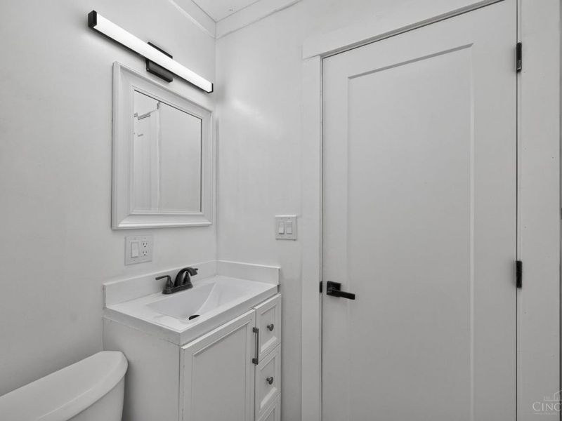 5504 Stewart Avenue, Cincinnati, OH 45227 Photo 5