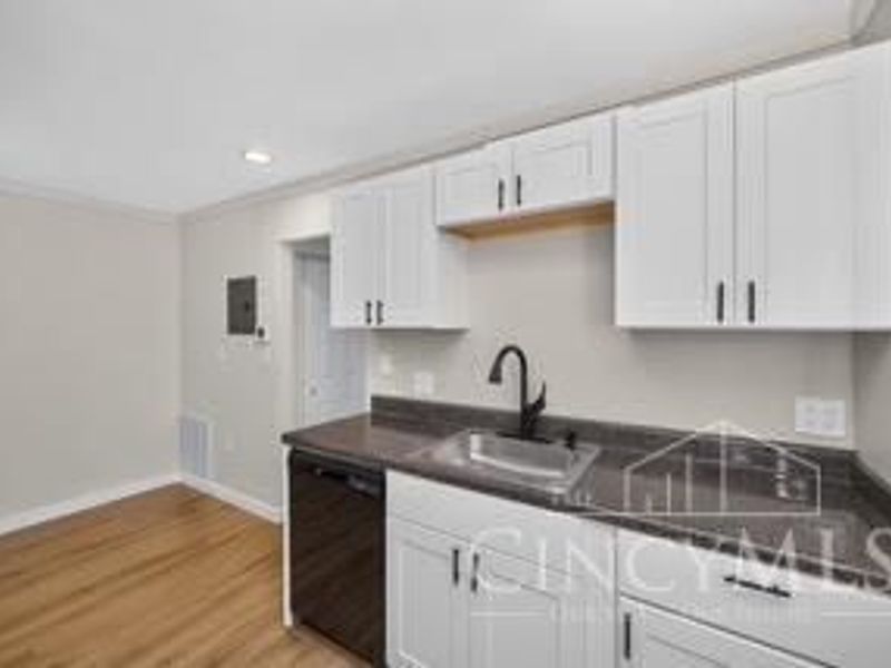 5504 Stewart Avenue, Cincinnati, OH 45227 Photo 7