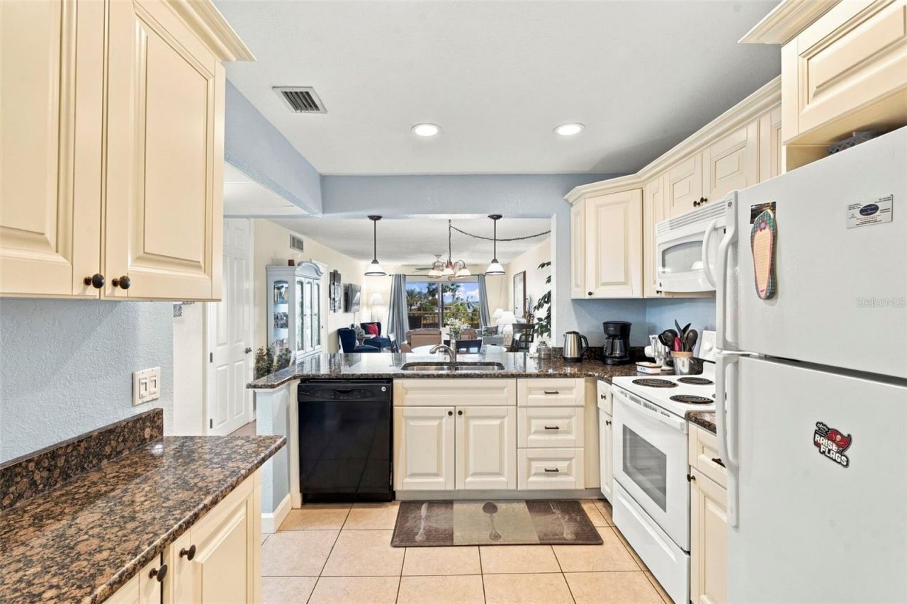 13000 Gulf Lane, Unit 201, Madeira Beach, FL 33708 Photo