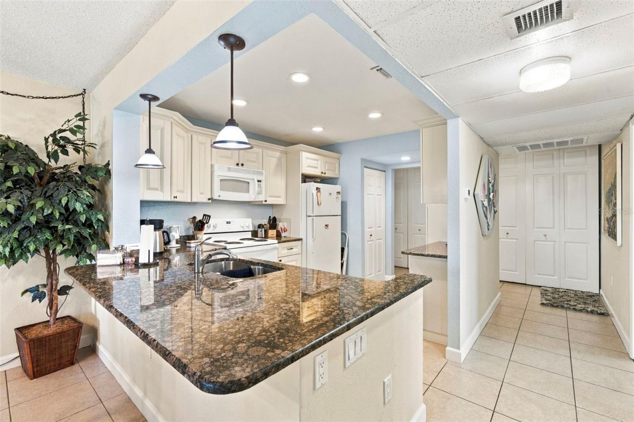 13000 Gulf Lane, Unit 201, Madeira Beach, FL 33708 Photo