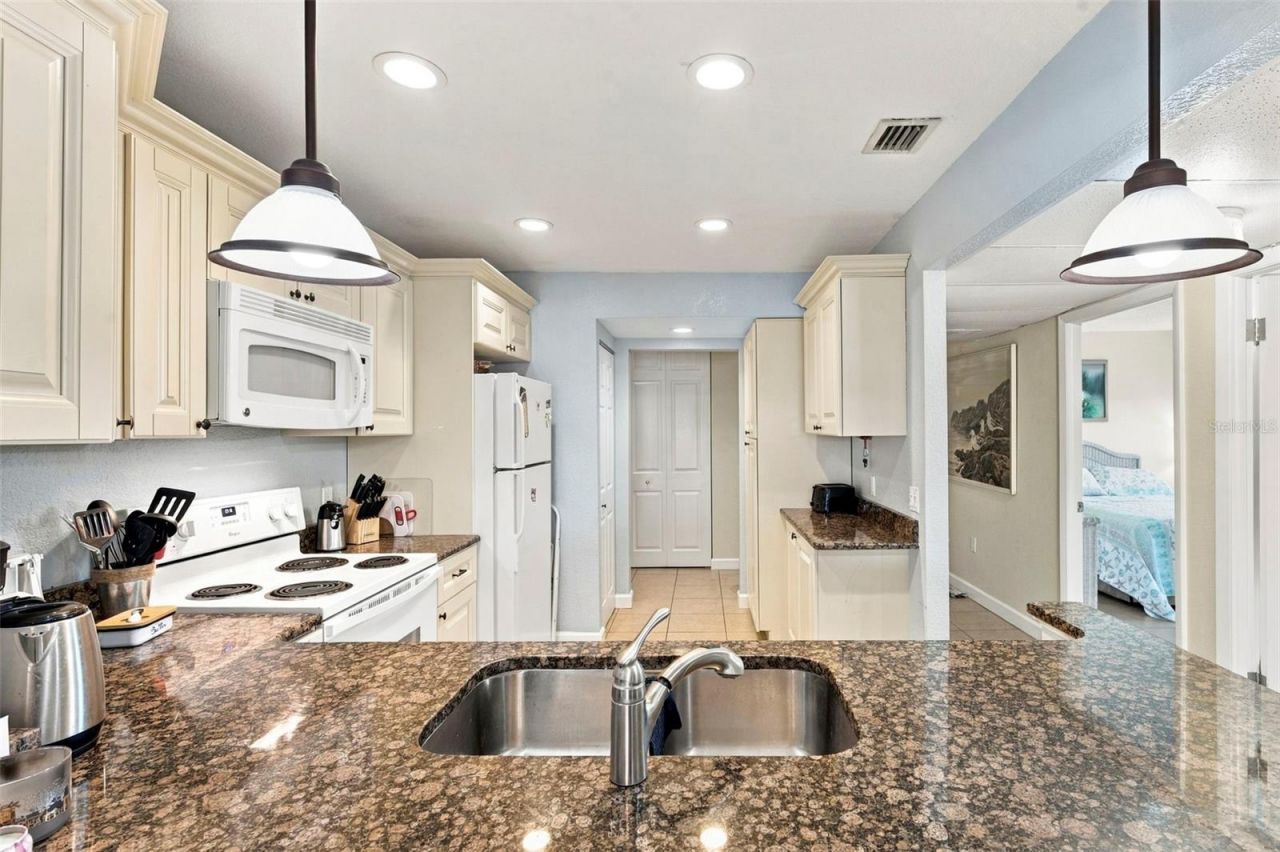 13000 Gulf Lane, Unit 201, Madeira Beach, FL 33708 Photo