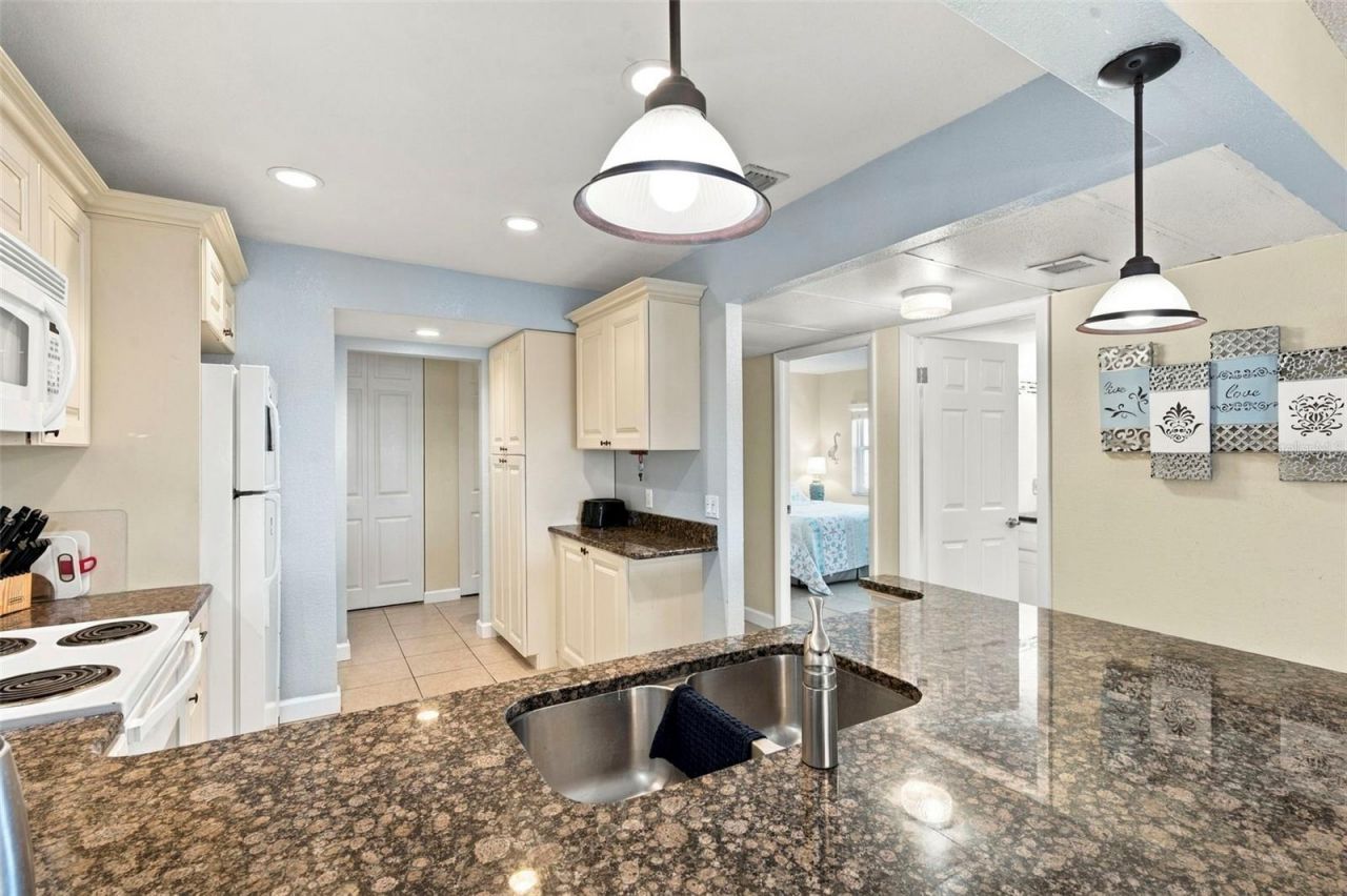13000 Gulf Lane, Unit 201, Madeira Beach, FL 33708 Photo