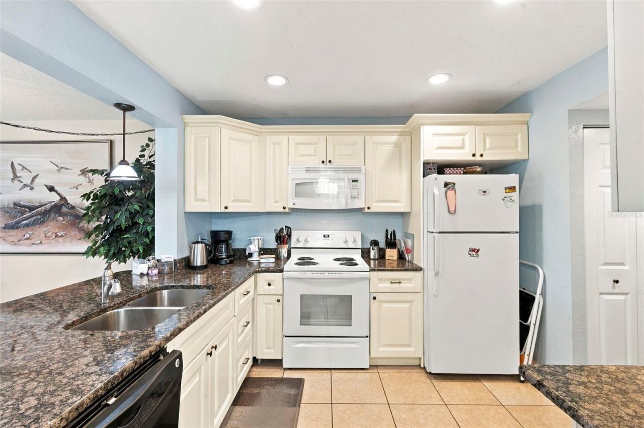 13000 Gulf Lane, Unit 201, Madeira Beach, FL 33708 Photo