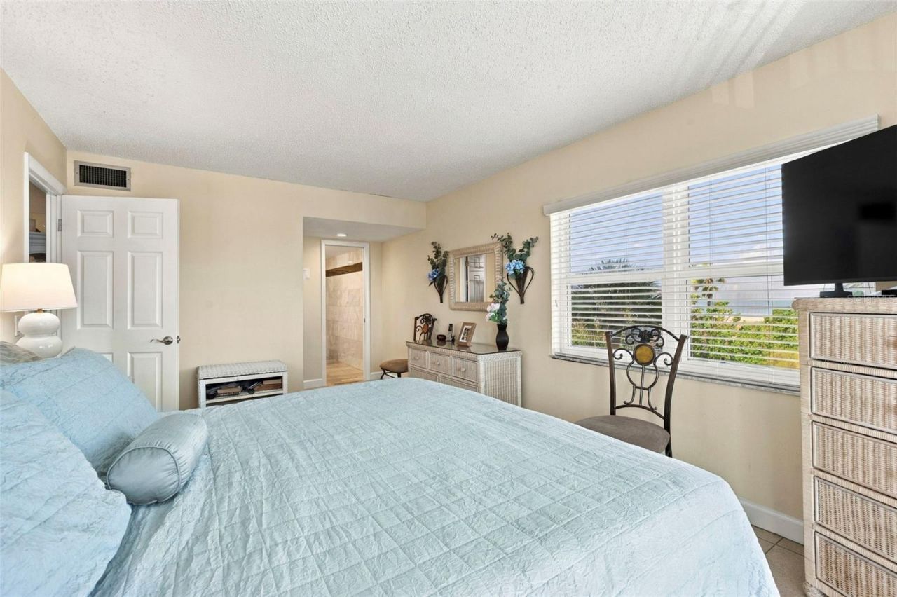 13000 Gulf Lane, Unit 201, Madeira Beach, FL 33708 Photo