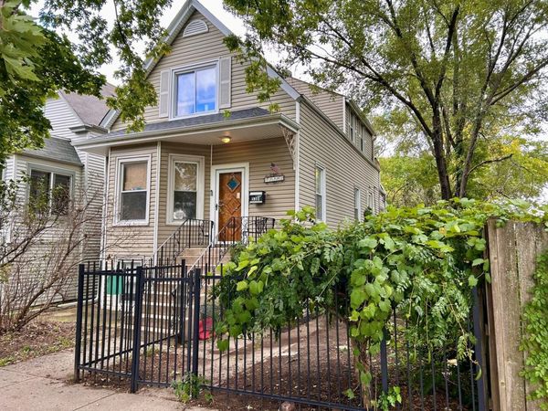 5381 N Bowmanville Avenue , Chicago, IL 60625