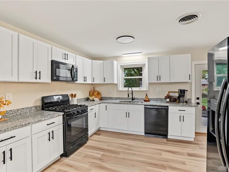 5430 David Drive, Tipp City, OH 45371 Photo 16