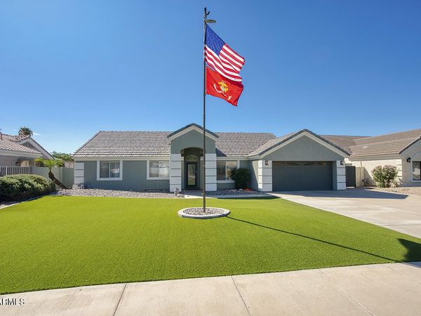 2727 E HERMOSA VISTA Drive, Mesa, AZ 85213