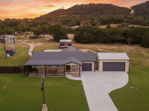 526 CHEYENNE TRL, Pipe Creek, TX 78063