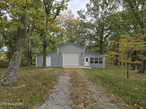 493 Woodgate Drive, Crossville, TN 38571