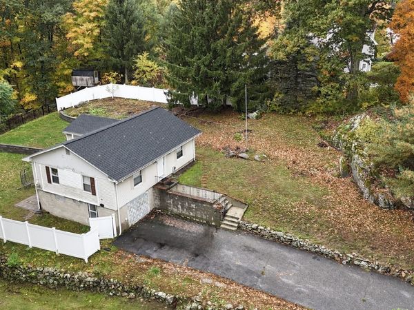 237 River Rd, Tewksbury, MA 01876