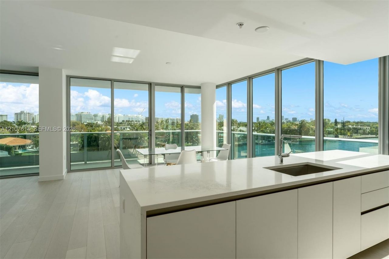 9201 E Bay Harbor Dr , Unit 501, Bay Harbor Islands, FL 33154 Photo
