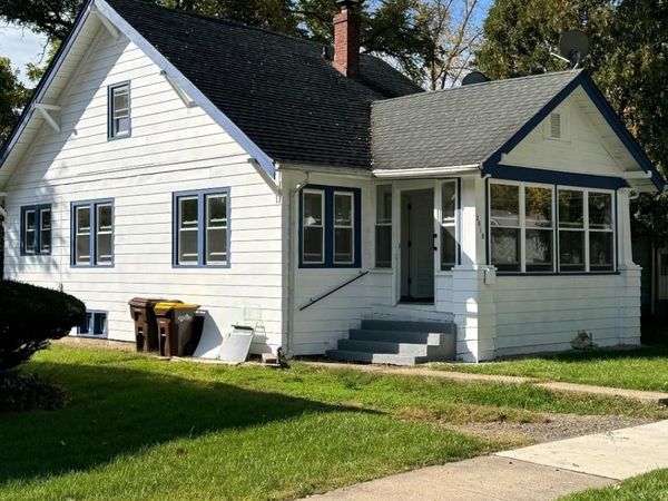 2018 Chestnut Street, ROCKFORD, IL 61102