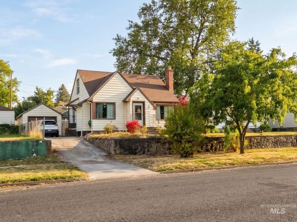 1618 13th, Lewiston, ID 83501
