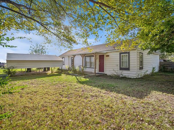 222 10th Street , Mounds, OK 74047