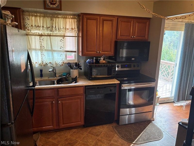 24506 Robinia Drive, Bedford Heights, OH 44146 Photo 7