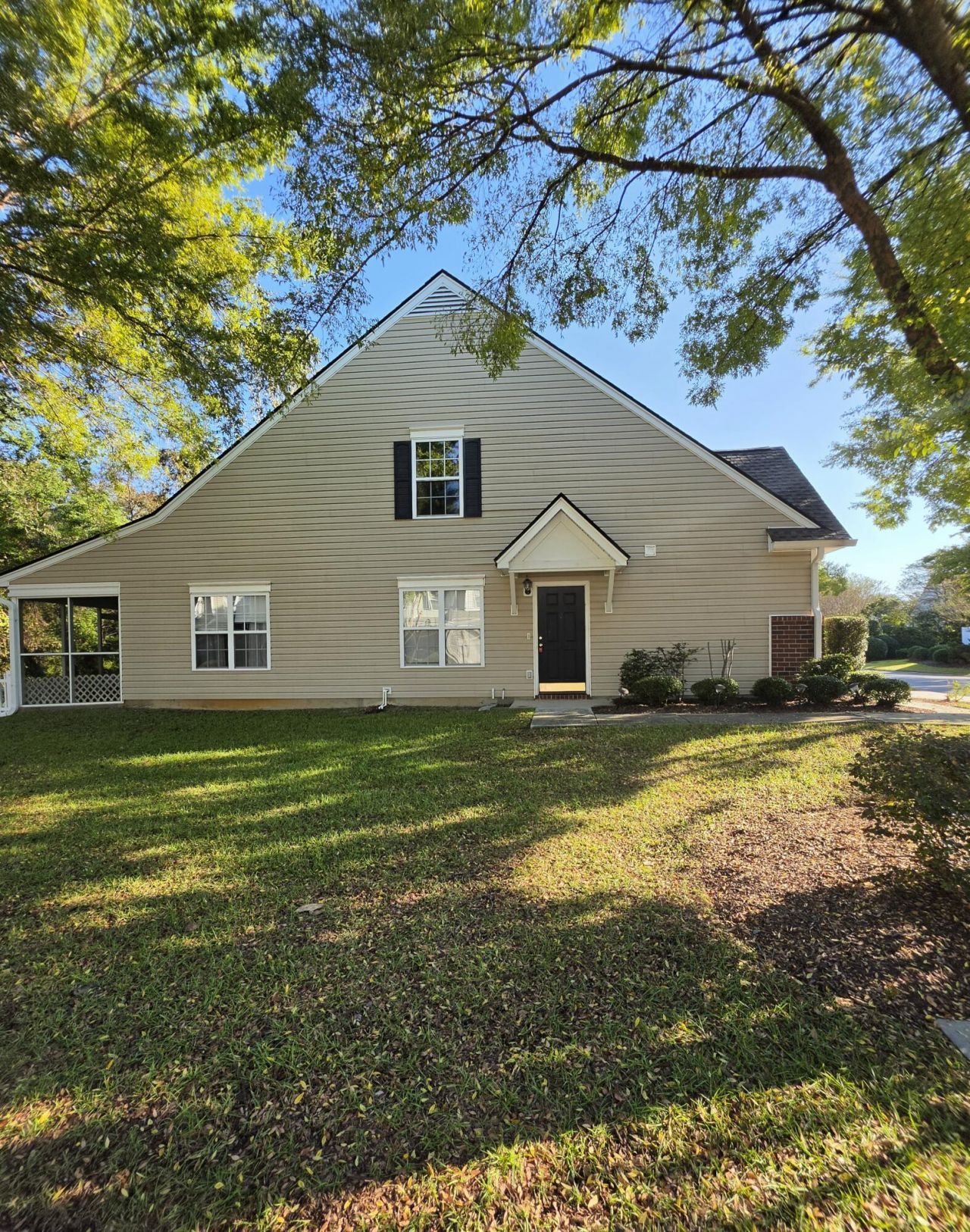 143 Darcy Avenue Photo 3