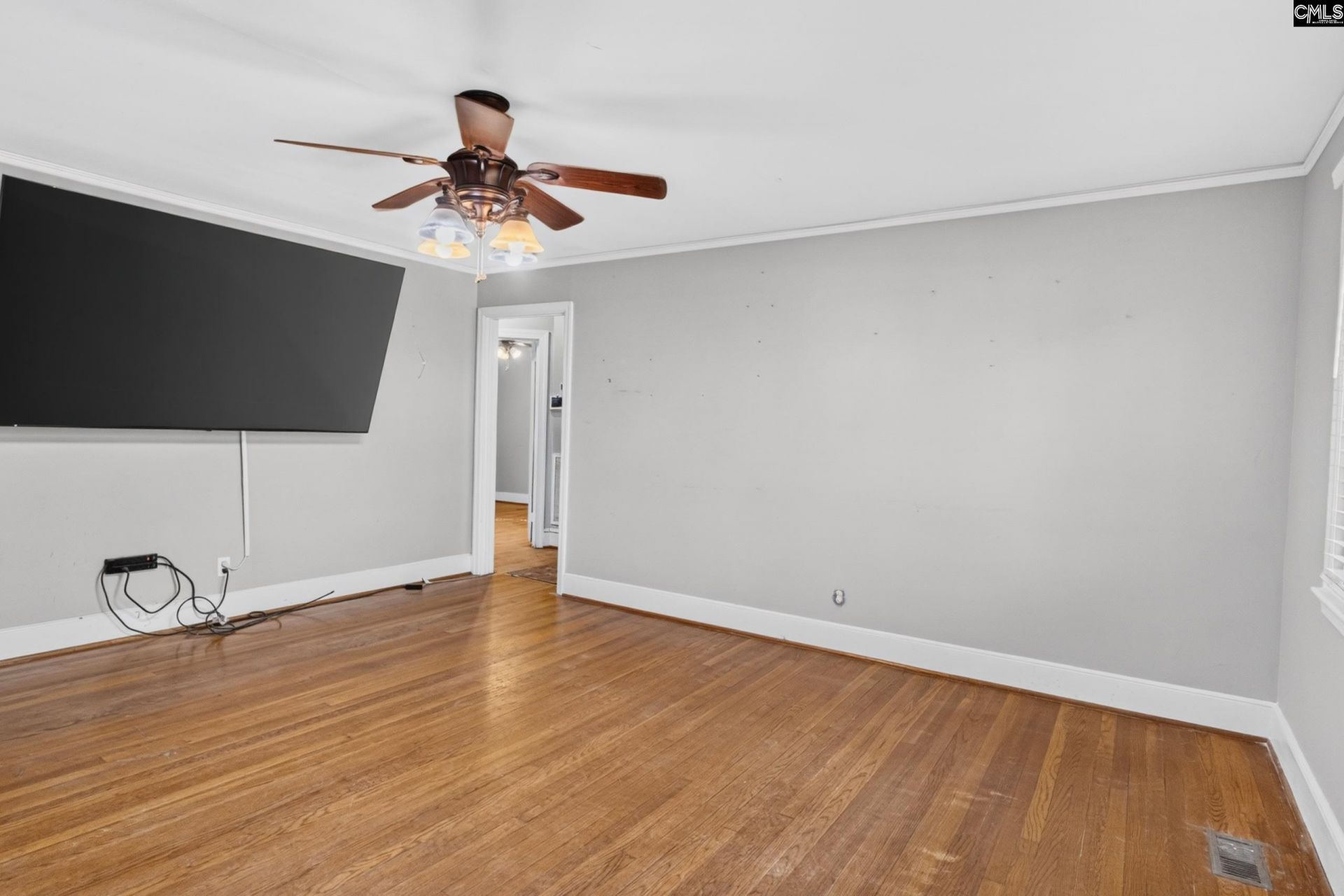1633 Decree Avenue  Photo 5