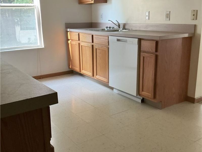 523 Broadway Avenue, Youngstown, OH 44510 Photo 10