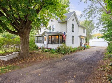 721 Putnam Street E, Pinckney Village, Mi 48169