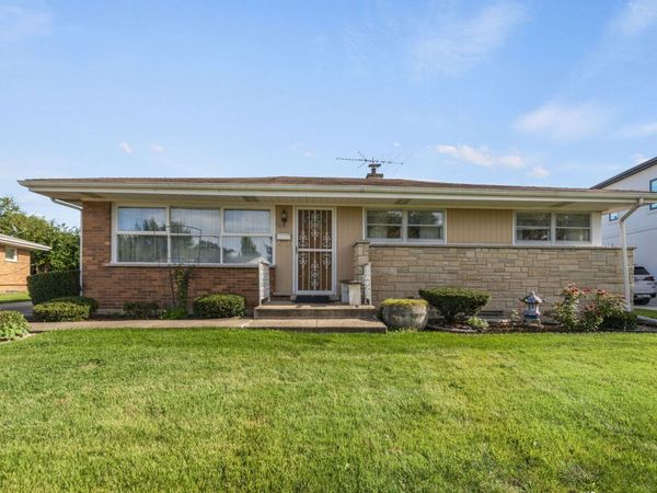 8051 W Leland Avenue , Norridge, IL 60706
