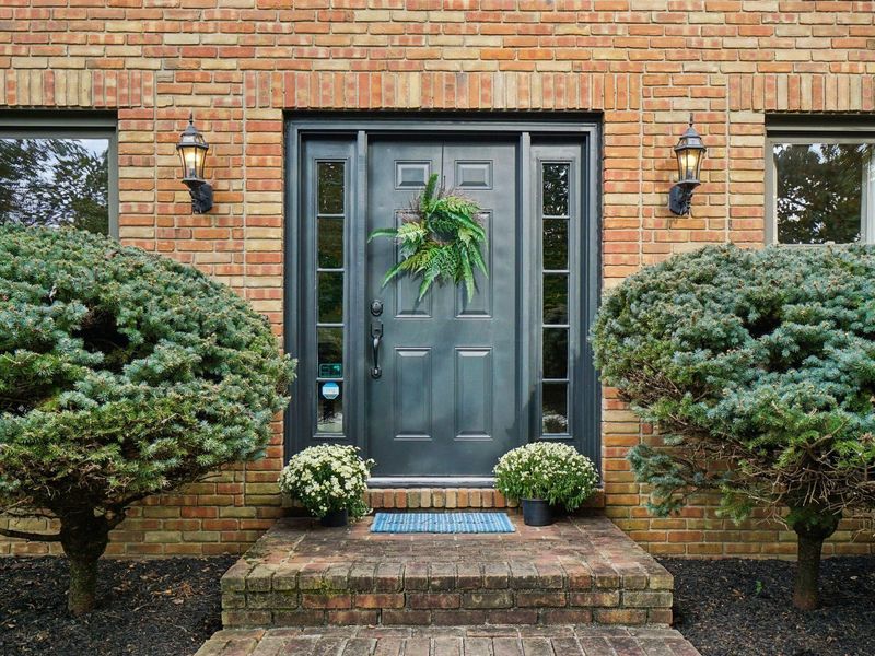 5678 Haddington Drive, Dublin, OH 43017 Photo 2