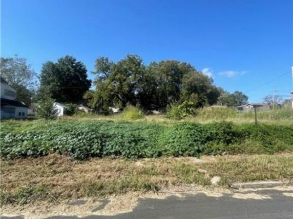 1647 Bristol Avenue, Kansas City, MO 64126