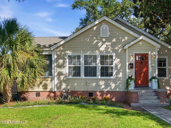 2216 Broadmoor Place, Gulfport, MS 39501