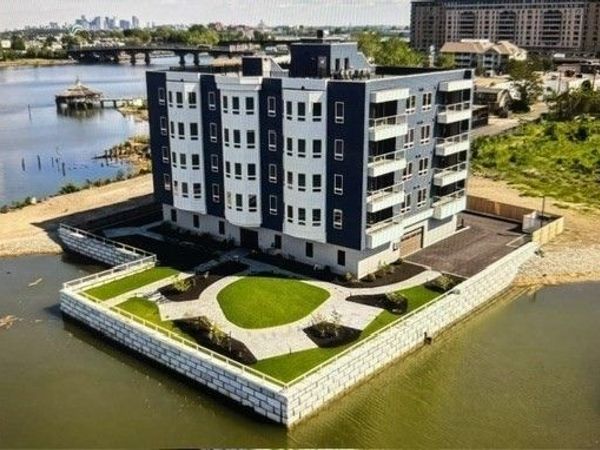 60 Newbury Street, Unit 4, Quincy, MA 02171