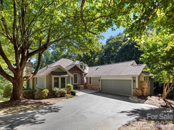 1 Meadow Ridge Lane, Hendersonville, NC 28739