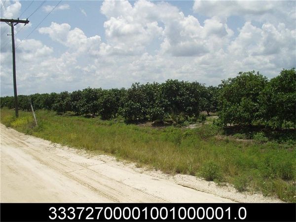 15325 9th Street SW, Vero Beach, FL 32968