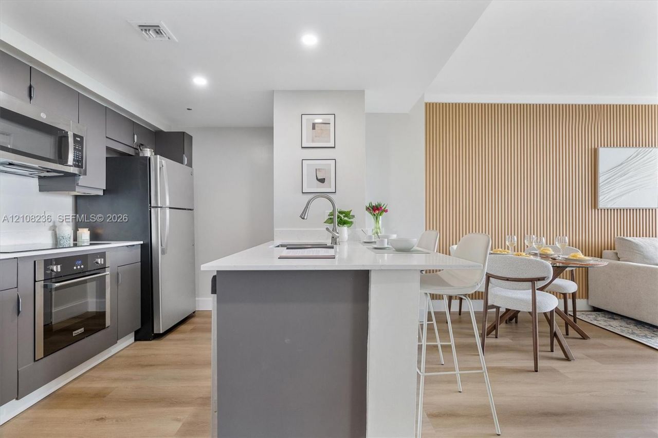 2889 Mcfarlane Rd , Unit 1513, Miami, FL 33133 Photo