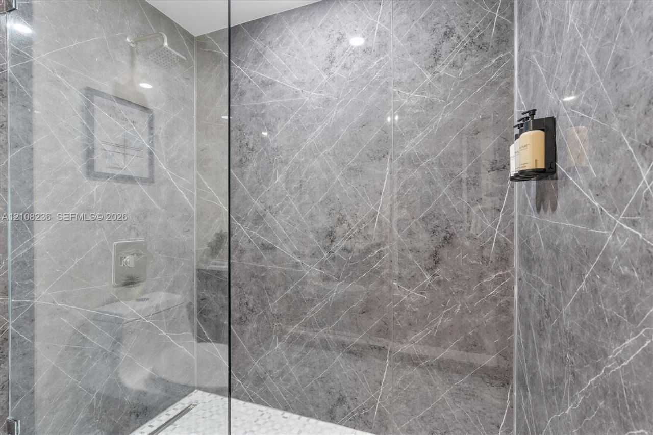 2889 Mcfarlane Rd , Unit 1513, Miami, FL 33133 Photo
